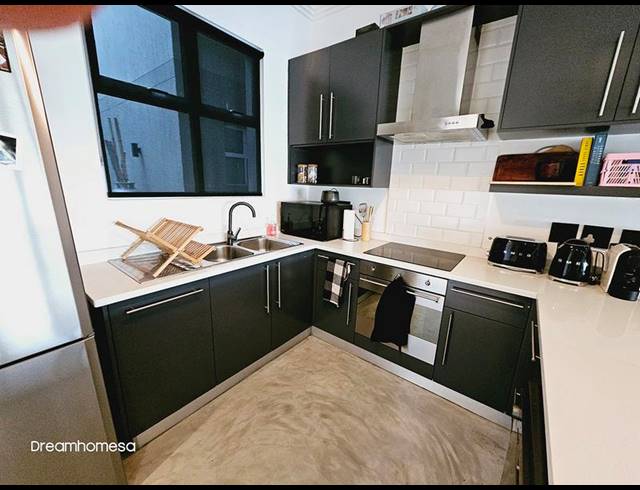 2 BEDROOM APARTMENT FOR SALE IN BRYANSTON